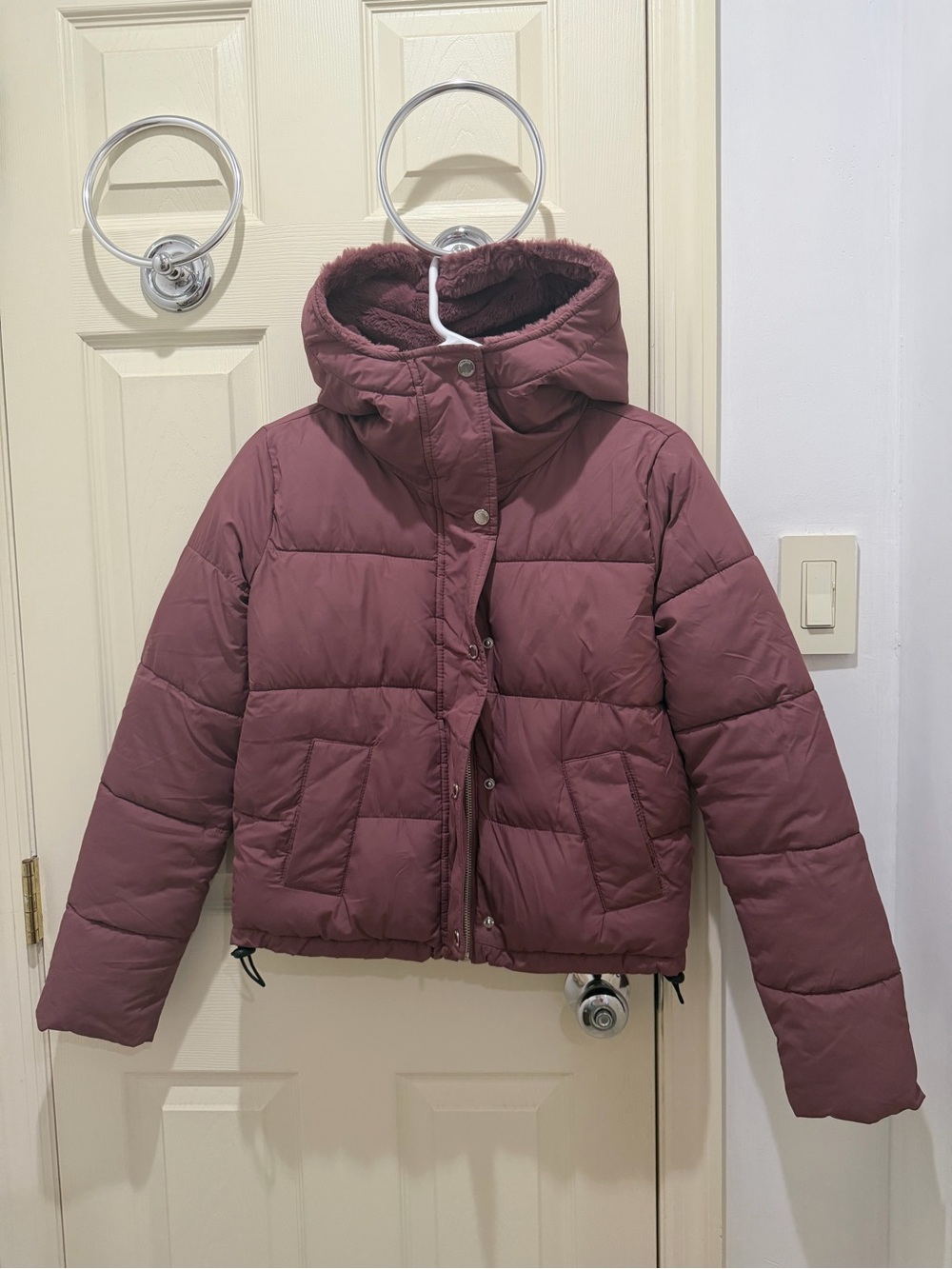 Hollister Women's Mauve Hooded Puffer Jacket